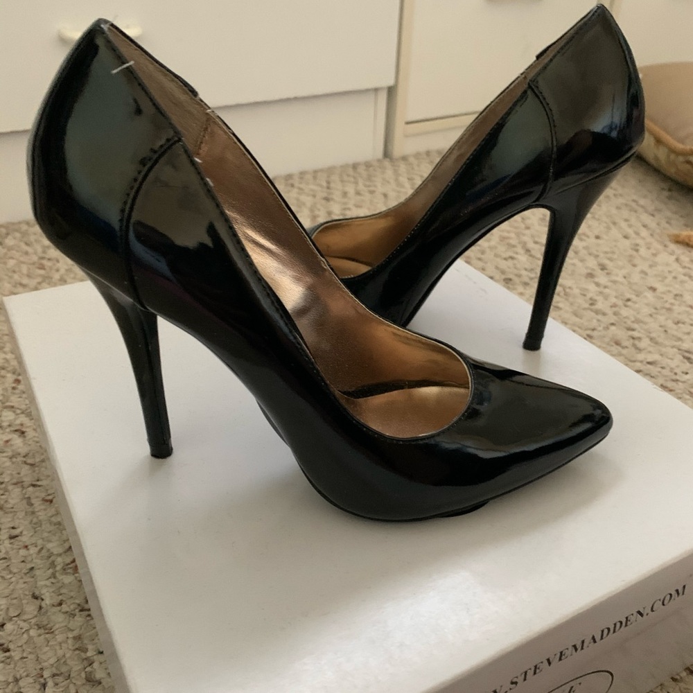 Steve Madden Black Patent Leather High heels 6.5M